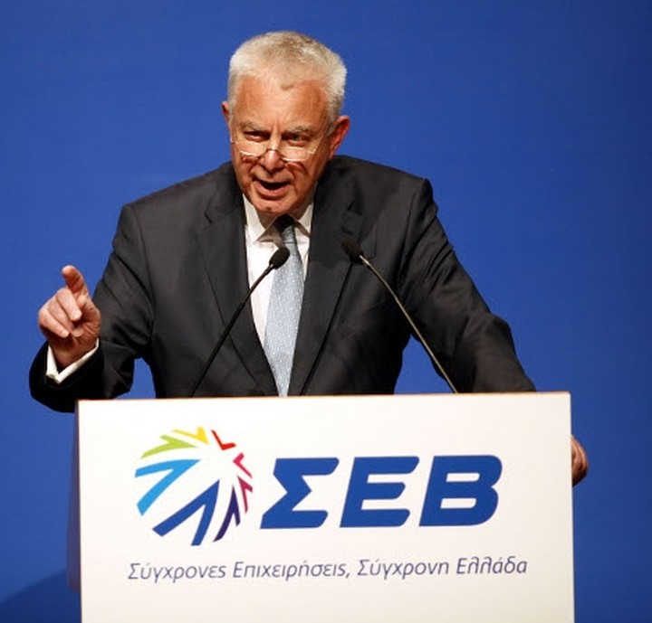 «Μην βγάζετε χρήματα στο εξωτερικό και μην απολύετε!»
