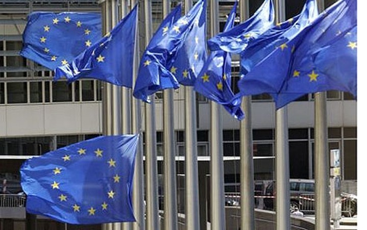 Τι προτείνει η Κομισιόν για τη στήριξη των τραπεζών
