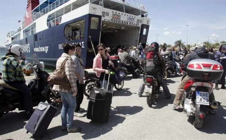 ΕΣΕΕ: Ζητά μείωση του ΦΠΑ στα εισιτήρια της ακτοπλοΐας στο 6,5%