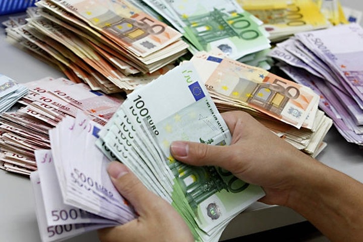 Έμμεση αύξηση μισθών για 80.000 υπαλλήλους