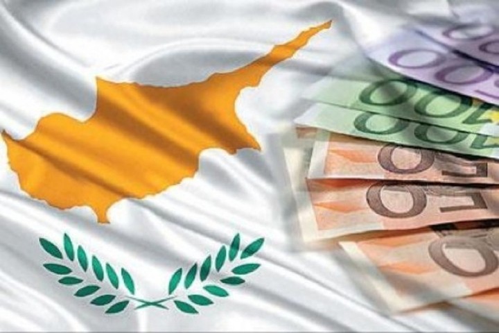 Παρατείνονται οι περιορισμοί στις τραπεζικές συναλλαγές στην Κύπρο