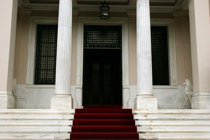 Το παρασκήνιο της σύσκεψης των πολιτικών αρχηγών