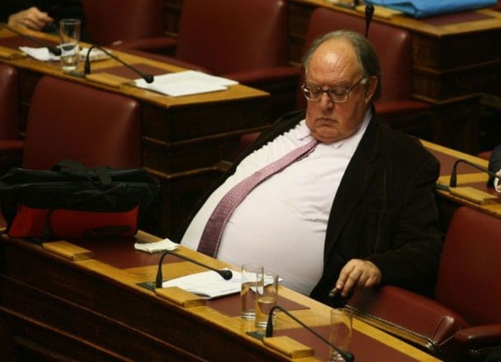 Πάγκαλος: Χρειάζονται οι μισοί δημόσιοι υπάλληλοι