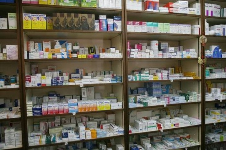 Συνταγογραφήσεις και λαθρεμπόριο από φαρμακεία "μαφία"