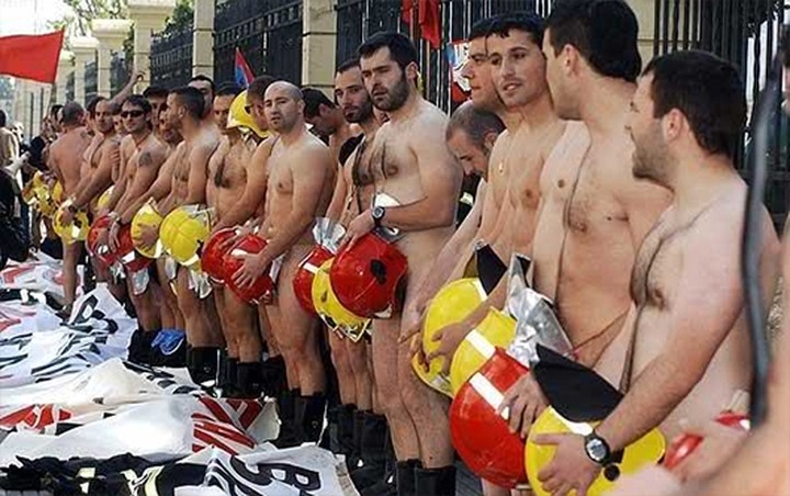 Ληγμένες... οι στολές των πυροσβεστών