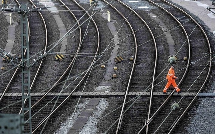 Για μείωση ωραρίου και αυξήσεις η νέα, 4ήμερη απεργία στη Γερμανία