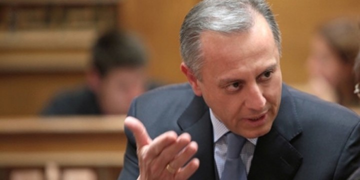 Δεν τίθεται θέμα μείωσης κατώτατων συντάξεων ή σύνδεσης ενσήμων με παροχές υγείας