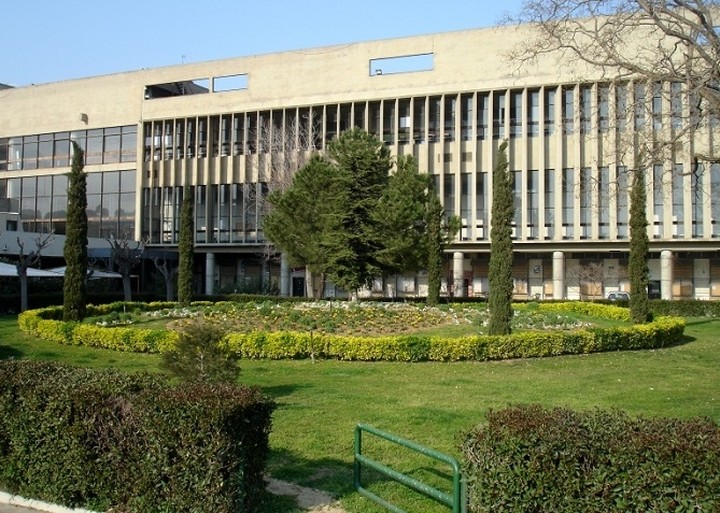 Φοιτητές εμπόδισαν τον πρύτανη του ΑΠΘ να καταθέσει στεφάνι