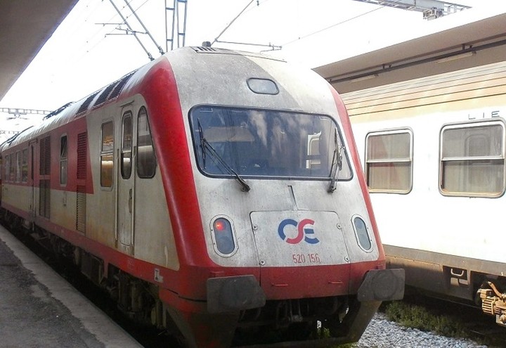 Ερευνώνται τα αίτια της σύγκρουσης των δύο αμαξοστοιχιών στο Ρουφ
