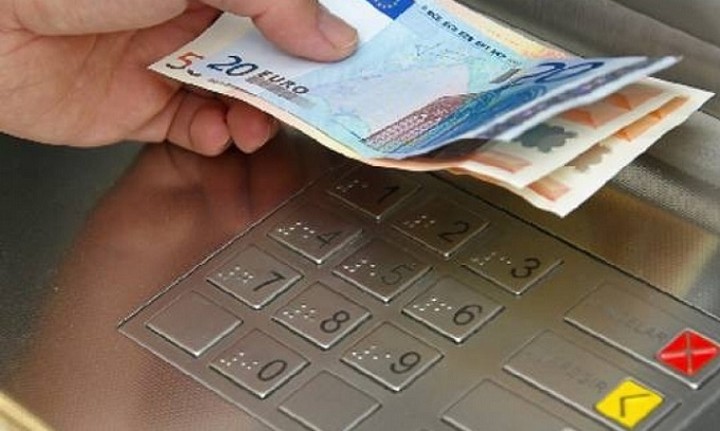 Τι έκαναν τα νοικοκυριά με τις καταθέσεις τους - Τα επίσημα στοιχεία