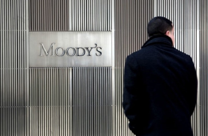 Οίκος Moody’s: Μικρότερος ο κίνδυνος μετάδοσης της ελληνικής κρίσης