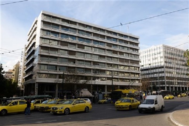 Διαψεύδει το ΥΠΟΙΚ δημοσιεύματα για χρήση αποθεματικών 40 δήμων