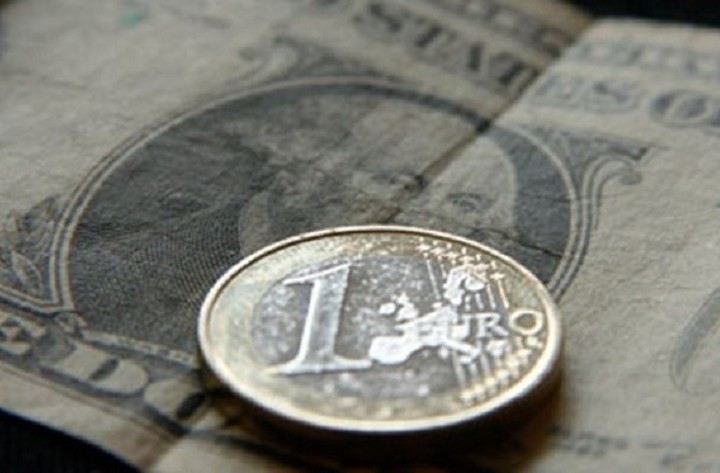 Πτώση του ευρώ στον απόηχο της συνεδρίασης της ΕΚΤ