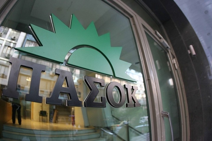 Βολές ΠΑΣΟΚ: Επίμονα θεσμικά ατοπήματα από τη Ζωή Κωνσταντοπούλου