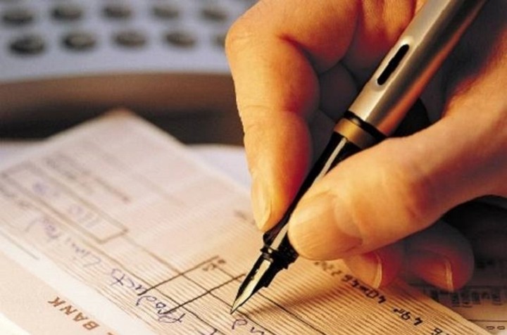 Μείωση στις ακάλυπτες επιταγές και συναλλαγματικές τον Φεβρουάριο