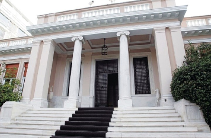 Χωρίς δηλώσεις ολοκληρώθηκε η σύσκεψη Τσίπρα-Δραγασάκη-Βαρουφάκη στο Μαξίμου
