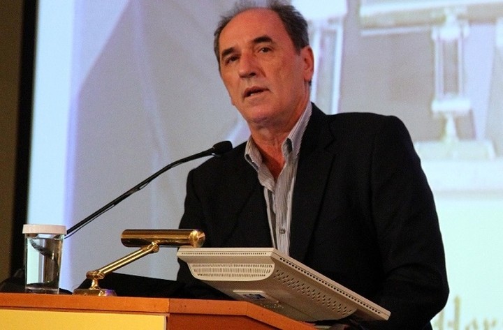 Σταθάκης: Αναθεώρηση όλων των συμβάσεων παραχώρησης των μεγάλων οδικών αξόνων