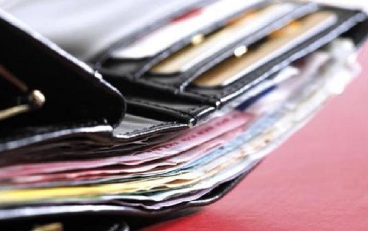 Τι λένε οι εργοδοτικοί φορείς για την επαναφορά του κατώτατου μισθού στα 751 ευρώ