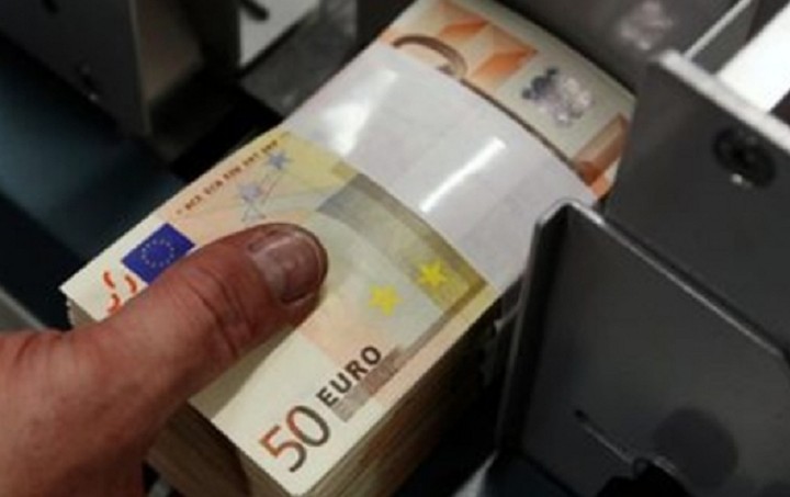 Θες να μεταφέρεις 500 ευρώ στο εξωτερικό; Δες πώς