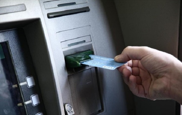 Τα capital controls δεν πρόκειται να αρθούν πριν από το δεύτερο τρίμηνο του 2016