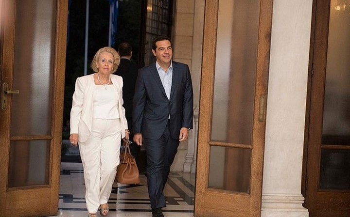 Τσίπρας: Δέσμευσή μας να βγάλουμε τον τόπο από την κρίση - Θάνου: Σας συγχαίρω για τη νίκη