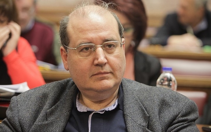 Φίλης: «Σχήμα λόγου» οι πενταροδεκάρες