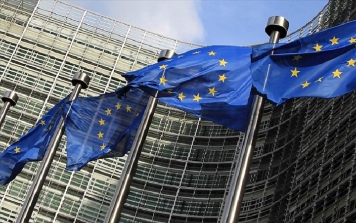 Κομισιόν: Οι 50.000 θέσεις φιλοξενίας προσφύγων "δεν αποτελούν θέσεις μόνιμης διαμονής"