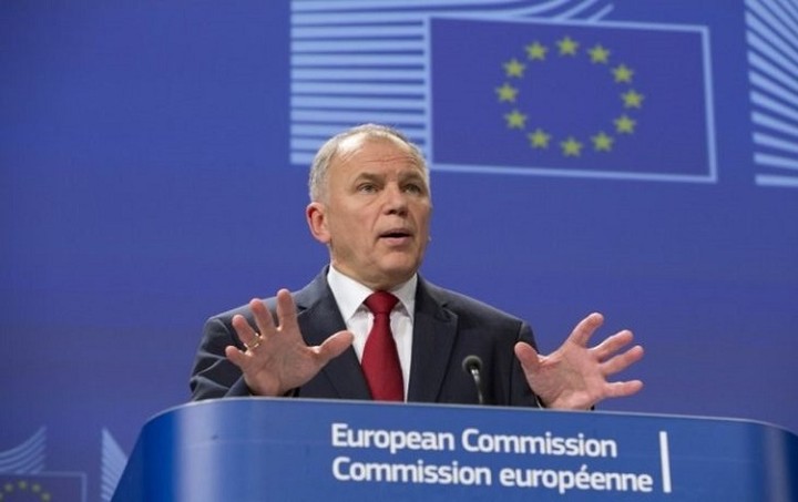 Επίτροπος Υγείας: Θα δοθεί βοήθεια στην Ελλαδα, αλλά θα πρέπει να απορροφηθεί άμεσα