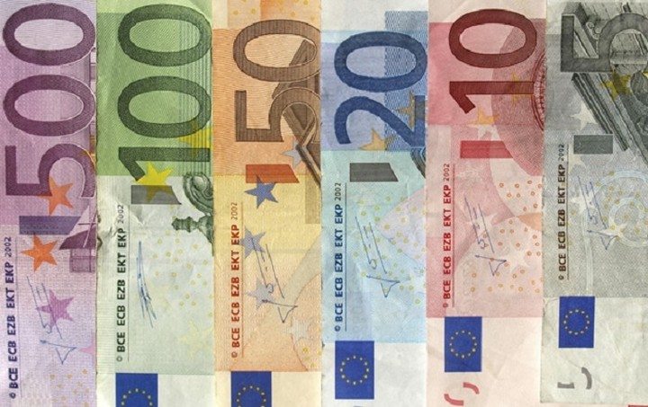 Περιμένεις να εισπράξεις λεφτά από το δημόσιο; Κάνε… υπομονή