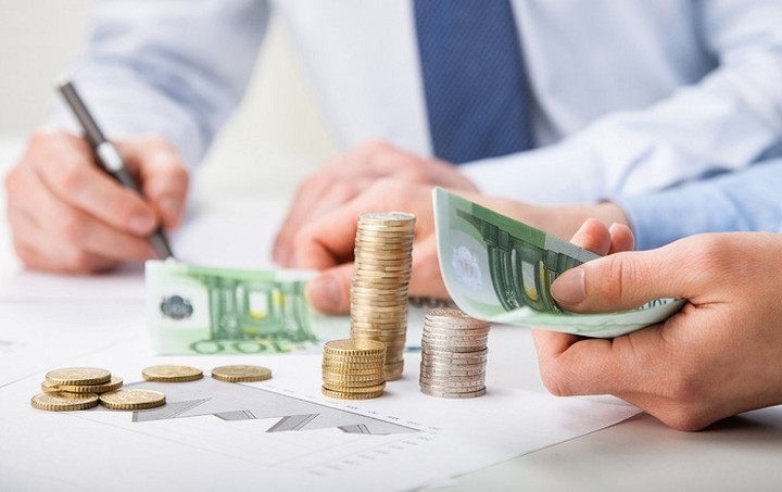 Θα πληρώνουμε σε φόρους 10 εκατ. ευρώ ανά… ώρα μέχρι το τέλος του χρόνου