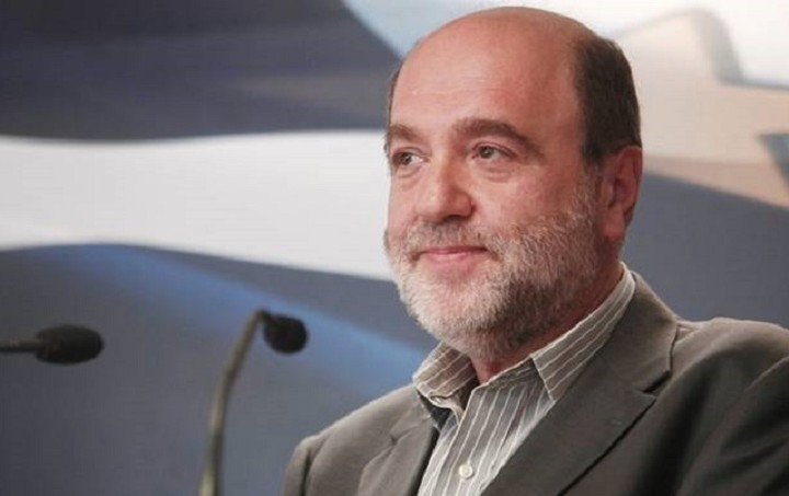 Αλεξιάδης: Δεν θα μειώσουμε τις δαπάνες με μειώσεις μισθών και απολύσεις
