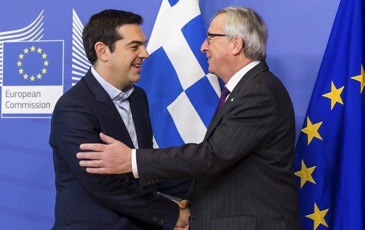 Γιούνκερ σε Τσίπρα: Κάνετε σημαντικές προσπάθειες με το προσφυγικό