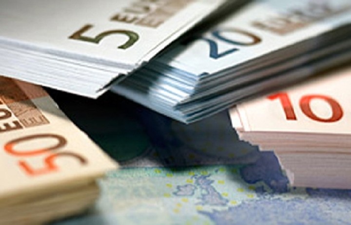 Έρχονται μειώσεις επιτοκίων έως 50% στις καταθέσεις