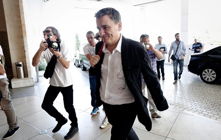 Πρόοδος στα κόκκινα δάνεια- "Αγκάθια" οι επικουρικές και το αφορολόγητο