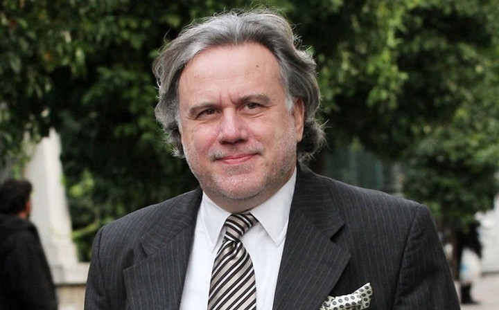 Κατρουγκαλός:«Θα τα πάρουμε από αυτούς που φοράνε μαντιλάκι και γραβάτα, σαν εμένα»