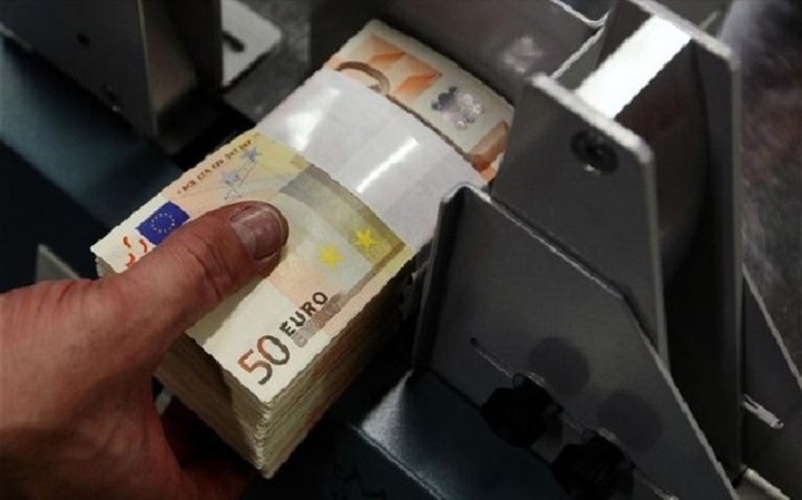Μειώθηκαν οι καταθέσεις τον Μάρτιο