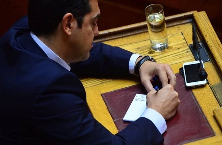 «Μαύρες τρύπες» προ των πυλών – Το κυβερνητικό σχέδιο για να αποφευχθεί ο κόφτης