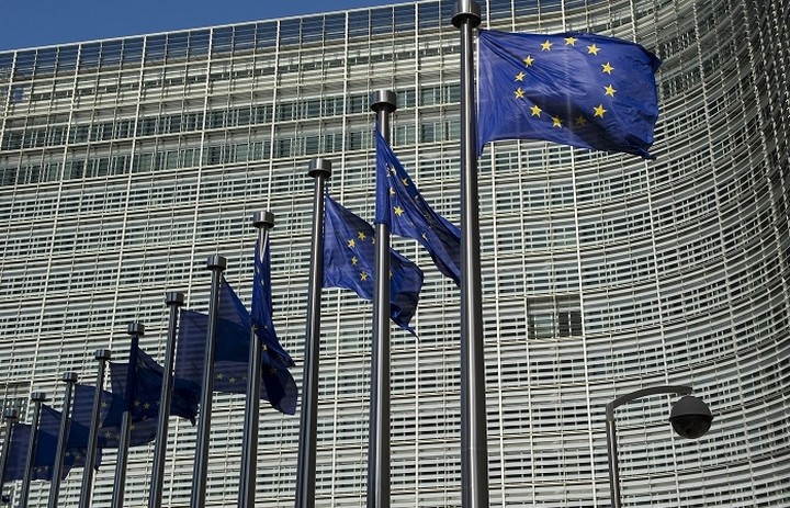 Κομισιόν: Καμία σχέση η επιστολή Έτινγκερ με το διαγωνισμό για τις τηλεοπτικές άδειες