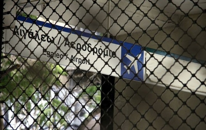 «Μπλάκ - άουτ» διαρκείας σε τρένα και προαστιακό