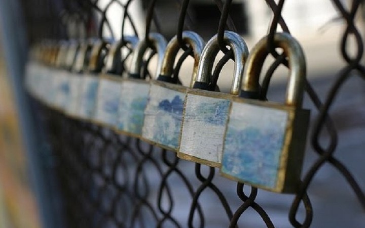 Γιατί απειλούνται με λουκέτο 21.000 επιχειρήσεις
