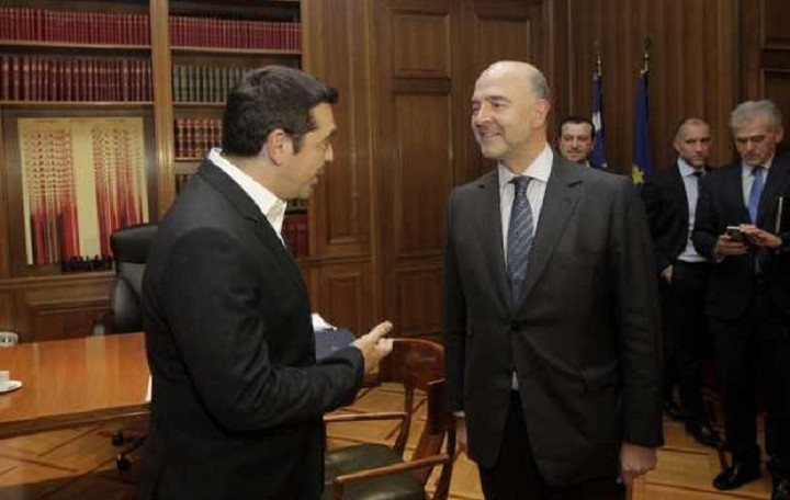 Σε εξέλιξη η συνάντηση του πρωθυπουργού με τον Μοσκοβισί