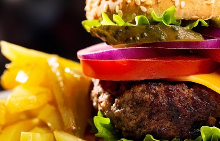 Ποια αλυσίδα fast food βλέπει τις πωλήσεις της να πέφτουν