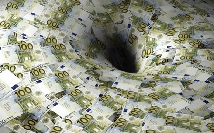 Nέα «τρύπα» στα φορολογικά έσοδα του Αυγούστου
