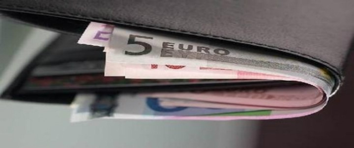 Ανάσα δανειοληπτών από την απροσδόκητη μείωση του ευρω-επιτοκίου