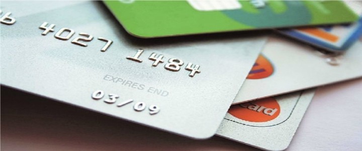 "Ψαλιδίστηκαν" πάνω από 400.000 πιστωτικές κάρτες το 2011