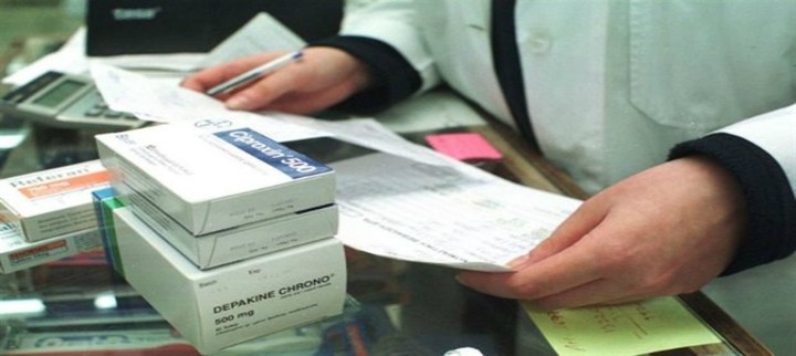 Βάζουν χέρι στα φάρμακα και στα κοινωνικά επιδόματα