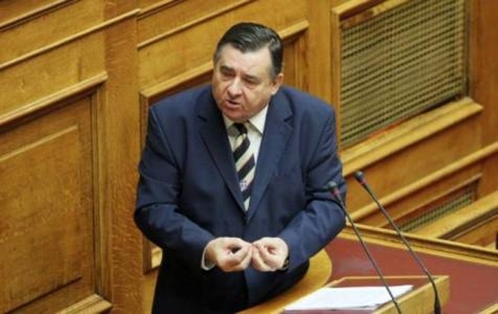 "Να στείλουμε τους μετανάστες στη Μακρόνησο"