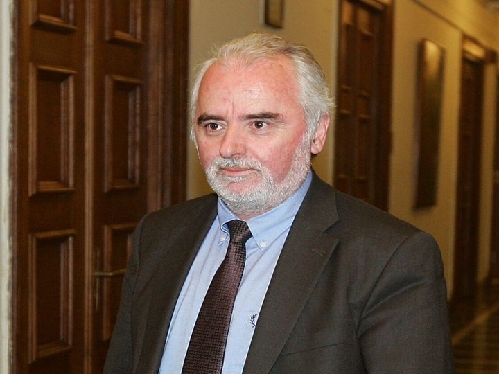 Σώζεται στο παρά...ένα ο νόμος για τα υπερχρεωμένα νοικοκυριά