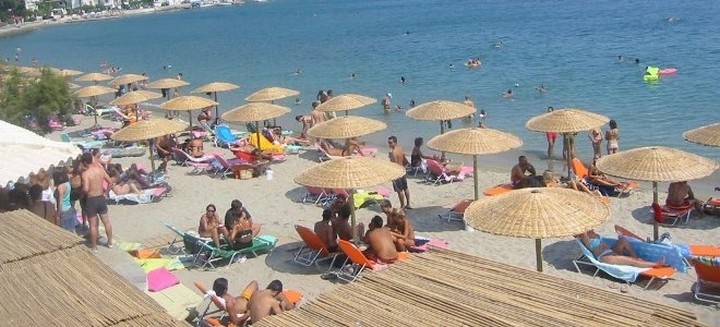 Μειωμένα κατά 10% τα έσοδα από τον τουρισμό