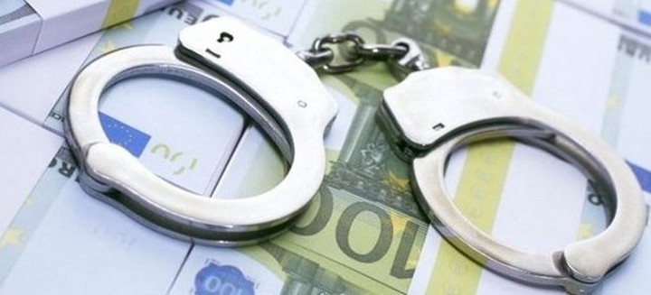Ζήτησαν μίζα 80.000 ευρώ και τους τσίμπησαν